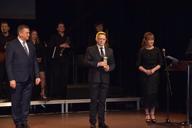 Uroczysta gala w sali widowiskowo-kinowej w Miejskim Centrum Kultury w Płońsku.