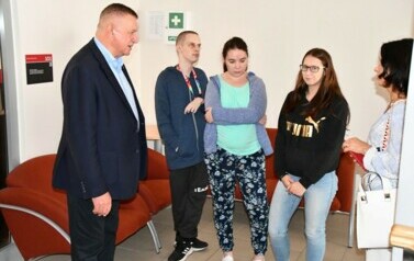 Uczniowie Specjalnego Ośrodka Szkolno-Wychowawczego im św. Stanisława Kostki w Płońsku z wizytą w Urzędzie Miejskim