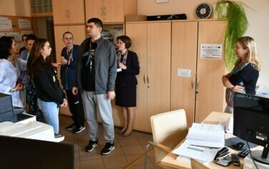 Uczniowie Specjalnego Ośrodka Szkolno-Wychowawczego im św. Stanisława Kostki w Płońsku z wizytą w Urzędzie Miejskim