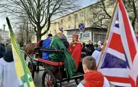 Tłumy wiernych przeszły ulicami Płońska 18