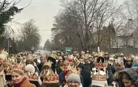 Tłumy wiernych przeszły ulicami Płońska 24