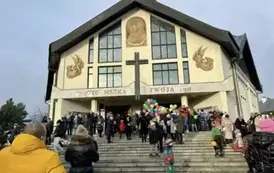Tłumy wiernych przeszły ulicami Płońska 25