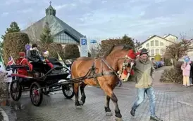Tłumy wiernych przeszły ulicami Płońska 29