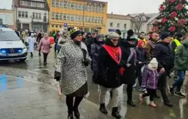 Tłumy wiernych przeszły ulicami Płońska 35