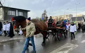 Tłumy wiernych przeszły ulicami Płońska 38