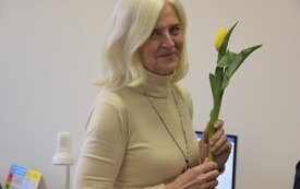 Pani Ania z tulipanem od Burmistrza 