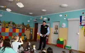 Galeria aktualności Wizyta Komendanta Straży Miejskiej w Płońsku w Przedszkolu Przyjaci&oacute;ł Kubusia Puchatka&nbsp; 1