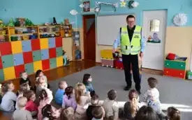 Galeria aktualności Wizyta Komendanta Straży Miejskiej w Płońsku w Przedszkolu Przyjaci&oacute;ł Kubusia Puchatka&nbsp; 7