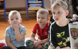 Galeria aktualności Wizyta Komendanta Straży Miejskiej w Płońsku w Przedszkolu Przyjaci&oacute;ł Kubusia Puchatka&nbsp; 11