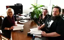 Galeria aktualności Opracują dokumentację przedprojektowąprac konserwatorskich dotyczących kamienic przy ul. Zduńskiej 2, Zduńskiej 4 i Plac 15 Sierpnia 5 2