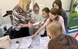 Galeria aktualności EkoFerie z Ekodoradcą&nbsp; &bdquo;Zatrzymaj zmorę w porę&rdquo; w SP4 6