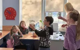 Galeria aktualności EkoFerie z Ekodoradcą&nbsp; &bdquo;Zatrzymaj zmorę w porę&rdquo; w SP4 19