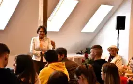 Galeria aktualności "Nieobojętni" - nowy cykl międzypokoleniowych spotkań edukacyjnych 12