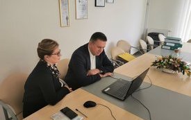 Rozmowy na temat wymiany doświadczeń w walce z koronawirusem