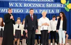Galeria aktualności Koncert Wdzięczności w SP3 w Płońsku&nbsp; 16