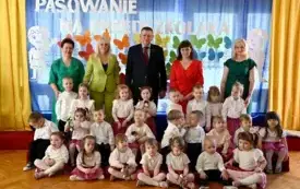 Galeria aktualności Uroczyste pasowanie na przedszkolaka w Przedszkolu nr 2 im. Kubusia Puchatka w Płońsku 10