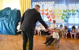 Galeria aktualności Uroczyste pasowanie na przedszkolaka w Przedszkolu nr 2 im. Kubusia Puchatka w Płońsku 12