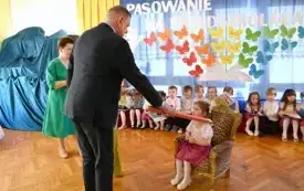 Galeria aktualności Uroczyste pasowanie na przedszkolaka w Przedszkolu nr 2 im. Kubusia Puchatka w Płońsku 20