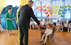 Galeria aktualności Uroczyste pasowanie na przedszkolaka w Przedszkolu nr 2 im. Kubusia Puchatka w Płońsku 26