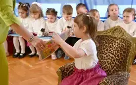 Galeria aktualności Uroczyste pasowanie na przedszkolaka w Przedszkolu nr 2 im. Kubusia Puchatka w Płońsku 27