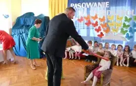 Galeria aktualności Uroczyste pasowanie na przedszkolaka w Przedszkolu nr 2 im. Kubusia Puchatka w Płońsku 30