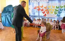 Galeria aktualności Uroczyste pasowanie na przedszkolaka w Przedszkolu nr 2 im. Kubusia Puchatka w Płońsku 31
