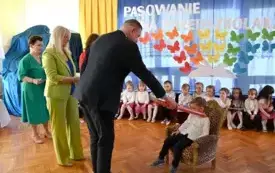 Galeria aktualności Uroczyste pasowanie na przedszkolaka w Przedszkolu nr 2 im. Kubusia Puchatka w Płońsku 45