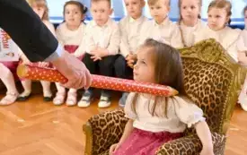 Galeria aktualności Uroczyste pasowanie na przedszkolaka w Przedszkolu nr 2 im. Kubusia Puchatka w Płońsku 50