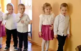 Galeria aktualności Uroczyste pasowanie na przedszkolaka w Przedszkolu nr 2 im. Kubusia Puchatka w Płońsku 78