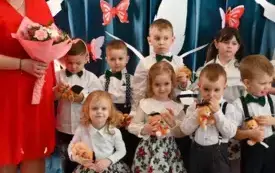 Galeria aktualności Uroczyste pasowanie na przedszkolaka w Przedszkolu nr 2 im. Kubusia Puchatka w Płońsku 95