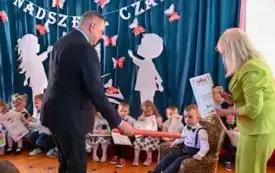 Galeria aktualności Uroczyste pasowanie na przedszkolaka w Przedszkolu nr 2 im. Kubusia Puchatka w Płońsku 100