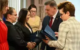Galeria aktualności Podziękowania podczas XVI Sesji Rady Miejskiej w Płońsku 11
