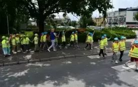 Galeria aktualności Wsp&oacute;lny spacer ze Strażą Miejską &ndash; nauka przez zabawę 11