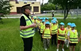 Galeria aktualności Wsp&oacute;lny spacer ze Strażą Miejską &ndash; nauka przez zabawę 13