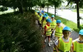 Galeria aktualności Wsp&oacute;lny spacer ze Strażą Miejską &ndash; nauka przez zabawę 19
