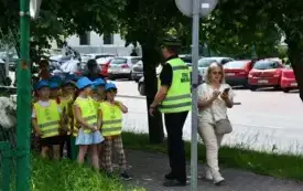 Galeria aktualności Wsp&oacute;lny spacer ze Strażą Miejską &ndash; nauka przez zabawę 20
