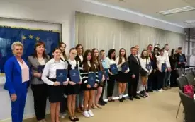 Galeria aktualności Wręczenie awans&oacute;w zawodowych nauczycielom oraz nagr&oacute;d uczniom i sportowcom podczas sesji Rady Miejskiej w Płońsku 6