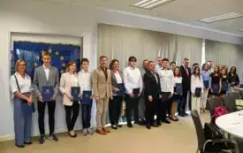 Galeria aktualności Wręczenie awans&oacute;w zawodowych nauczycielom oraz nagr&oacute;d uczniom i sportowcom podczas sesji Rady Miejskiej w Płońsku 17