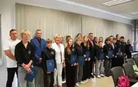 Galeria aktualności Wręczenie awans&oacute;w zawodowych nauczycielom oraz nagr&oacute;d uczniom i sportowcom podczas sesji Rady Miejskiej w Płońsku 24