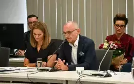 Galeria aktualności Pożegnanie dyrektora Szkoły Podstawowej nr 4 im. Papieża Jana Pawła II w Płońsku Marzanny Szacherskiej oraz Prezesa PGK Dariusza Matuszewskiego 4