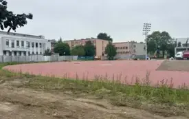 Galeria aktualności Trwa montaż docelowego ogrodzenia stadionu miejskiego 2