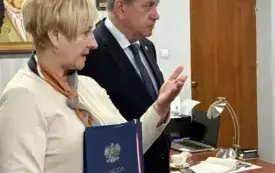 Galeria aktualności Podziękowania Burmistrza dla pracownik&oacute;w niepedagogicznych SP3 5