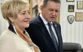 Galeria aktualności Podziękowania Burmistrza dla pracownik&oacute;w niepedagogicznych SP3 6