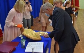 Rozbrzmiał pierwszy dzwonek (2)