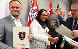 Sesja pełna uznania &ndash; wyr&oacute;żnienia dla radnych, pracownik&oacute;w Urzędu i ludzi kultury 26