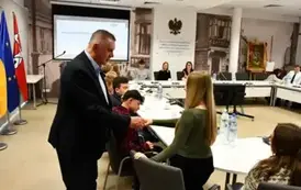 Burmistrz Płońska spotkał się z młodymi radnymi 13