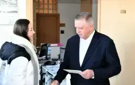 Galeria aktualności Dwa pokolenia i dwie wizyty w ratuszu 1