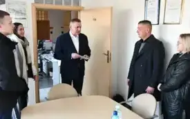 Galeria aktualności Dwa pokolenia i dwie wizyty w ratuszu 2