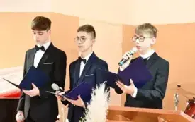 Galeria aktualności Dzień Patrona w I LO im. Henryka Sienkiewicza w Płońsku z udziałem burmistrza Andrzeja Pietrasika 14