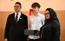 Galeria aktualności Dzień Patrona w I LO im. Henryka Sienkiewicza w Płońsku z udziałem burmistrza Andrzeja Pietrasika 16